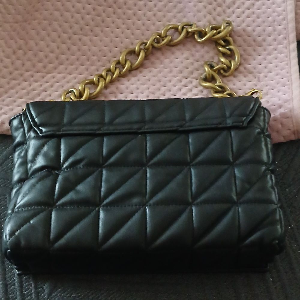 Zara   - Picture 3 of 5
